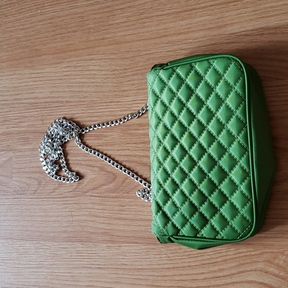 Olsen crossbody bag with chain - Picture 2 of 5